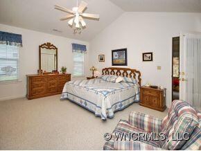 20 Gray Wolf Ln, Hendersonville, NC 28792 - photo 6