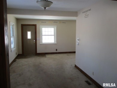 6620 N Division St, Davenport, IA 52806 - photo 3