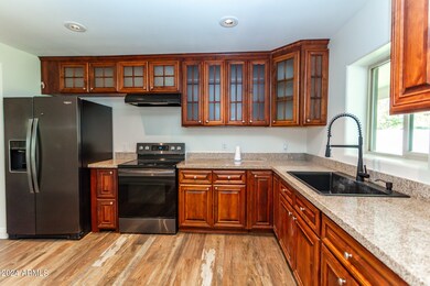 2542 E Willetta St, Phoenix, AZ 85008 - photo 3