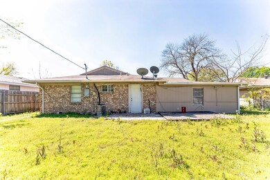 1501 Rusk Dr, Mesquite, TX 75149 - photo 3