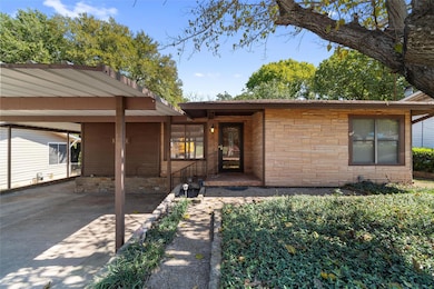 1223 S Lamar St, Weatherford, TX 76086 - photo 2