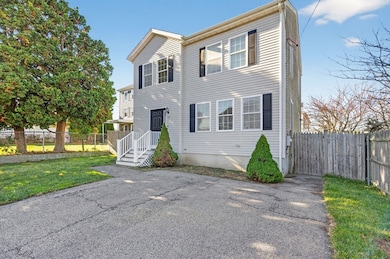 321 King St, Fall River, MA 02724 - photo 2
