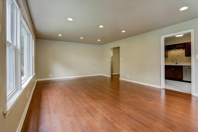 802 Manchester Ave, Westchester, IL 60154 - photo 7