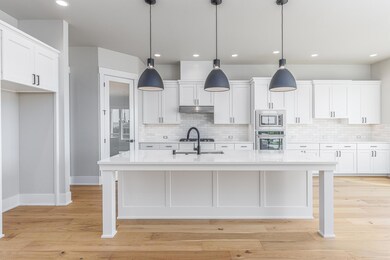 425 Ventus St-19