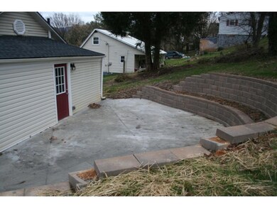 135 Wichita St, Johnson City, TN 37601 - photo 7