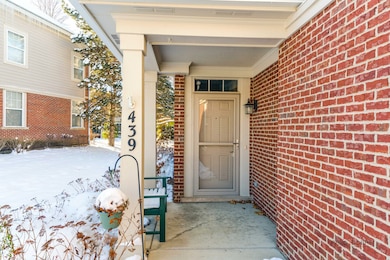 439 Pine Lake Cir unit 1, Vernon Hills, IL 60061 - photo 2