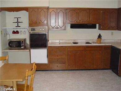 1002 Lomas Ct, Henrico, VA 23229 - photo 3