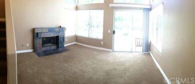 BRIGHT LIVING ROOM