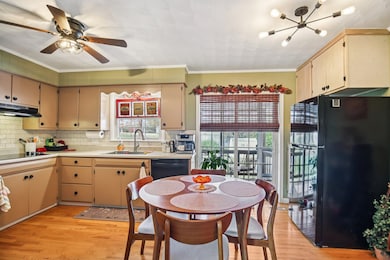 155 Rolling Hills Dr, Tennessee Ridge, TN 37178 - photo 5