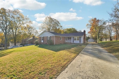 112 Lorelei Ct, Winston Salem, NC 27103 - photo 2