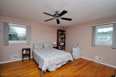 9 Sylvan master bedroom