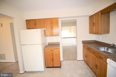 9071 Mcrae Ct, Manassas, VA 20110 - photo 4