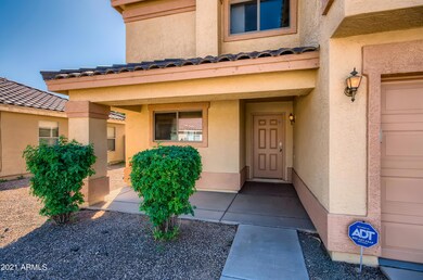 5-009163340-05 Exterior Front Entry