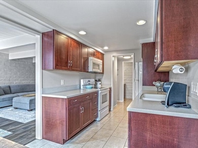 451 Dela Vina Ave unit 405, Monterey, CA 93940 - photo 7