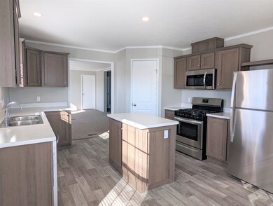 521 Washington unit 521, Belleville, MI 48111 - photo 3