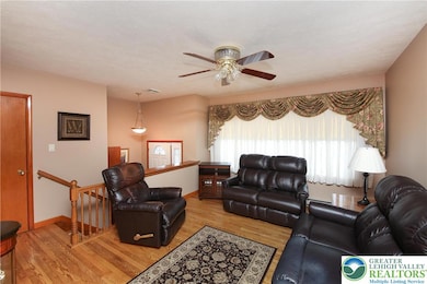 903 Mckinley St, Hazleton, PA 18202 - photo 2
