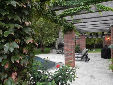 Outdoor fireplace