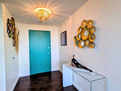 The St. Clair unit 503, Houston, TX 77057 - photo 5