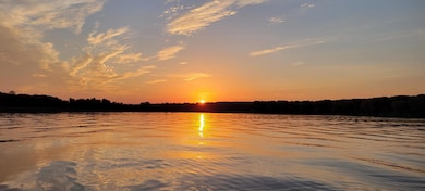 Best sunsets on Pleasant Lake!