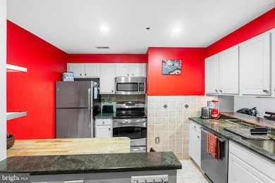 BridgeView Place unit 412, Philadelphia, PA 19106 - photo 6