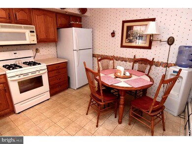 2602 Hill Rd, Reading, PA 19606 - photo 4