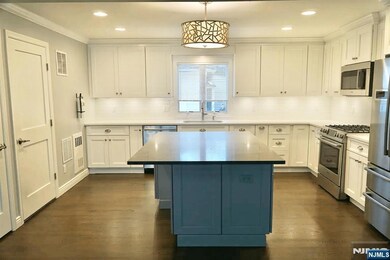 158 Newcomb Rd, Tenafly, NJ 07670 - photo 4