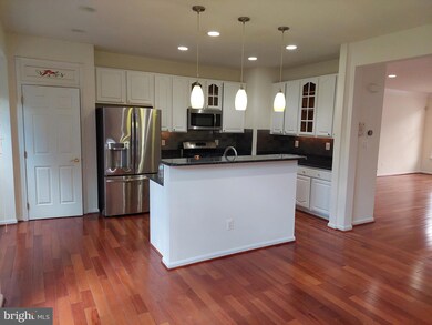 2603 Logan Wood Dr, Herndon, VA 20171 - photo 3