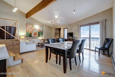 Large vaulted greatroom