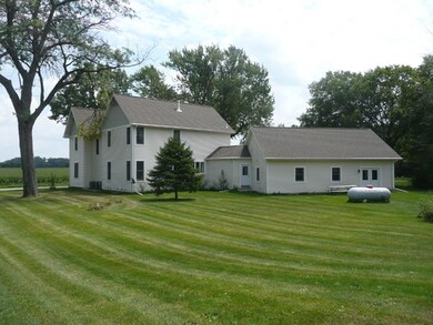 8807 N Cemetery Rd, Evansville, WI 53536 - photo 7