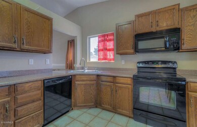005 Kitchen