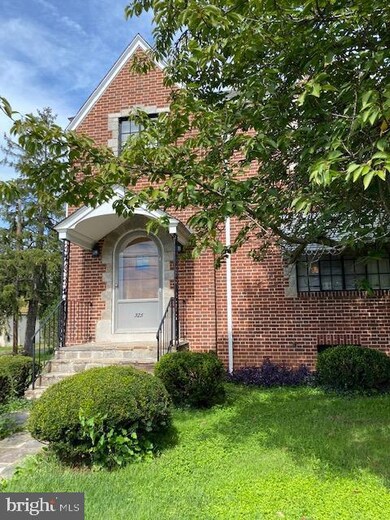 325 E Baltimore St, Taneytown, MD 21787 - photo 2