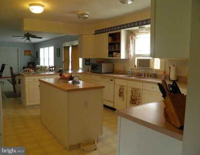 1080 Marthas Ct W, Knoxville, MD 21758 - photo 7