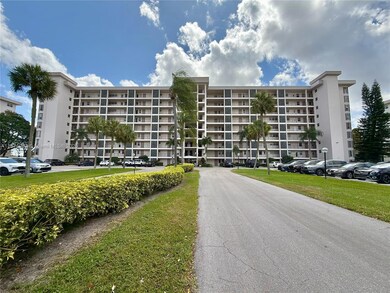3100 N Palm Aire Dr unit 709, Pompano Beach, FL 33069 - photo 3