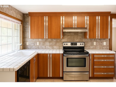 18695 SW Pike St, Beaverton, OR 97007 - photo 4