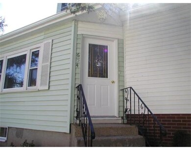 654 River St, Mattapan, MA 02126 - photo 3