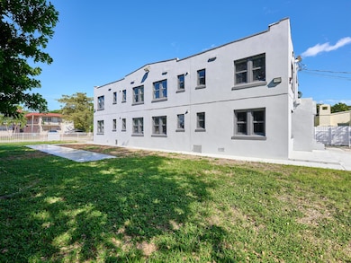 2020 Washington St unit 1-8, Hollywood, FL 33020 - photo 5