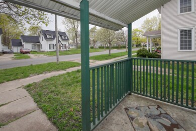 521 Walnut St-103