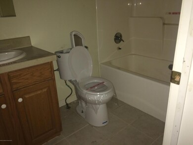 1010 Claire Dr, Taylor, PA 18517 - photo 6