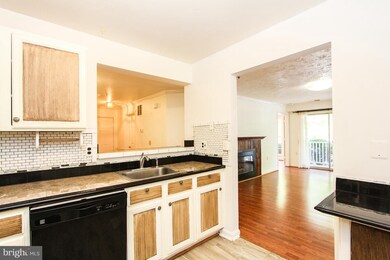 1037 Gardenview Loop unit 201, Woodbridge, VA 22191 - photo 4