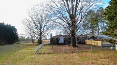 6044 Muddy Creek Rd, High Point, NC 27263 - photo 7