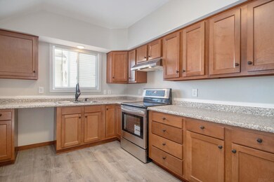 704 W Marion St, Elkhart, IN 46516 - photo 5