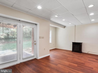 1175 Fairchild Ave, Hagerstown, MD 21742 - photo 6