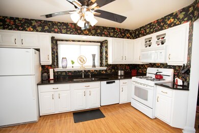 2 Clavendon Ct. Middletown, NJ Kitchen 2