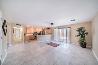 07GR Dining Kitchen