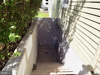 930 Mary St, Mount Joy, PA 17552 - photo 4