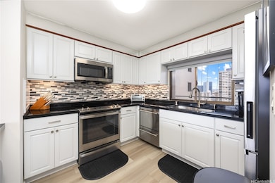 Canterbury Place unit 26C, Honolulu, HI 96815 - photo 3