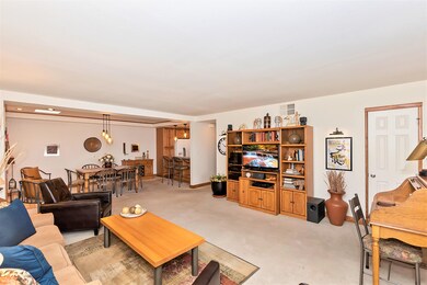 005_Living Room