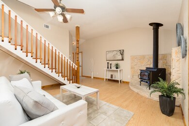 2906 Wood Fox Dr, Alvin, TX 77511 - photo 4