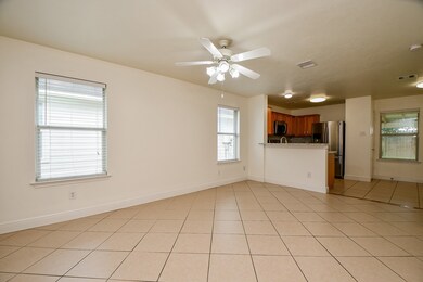 8907 Doak Ln, Houston, TX 77075 - photo 5