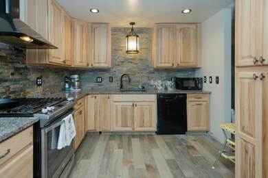 815 S Constantine-106
